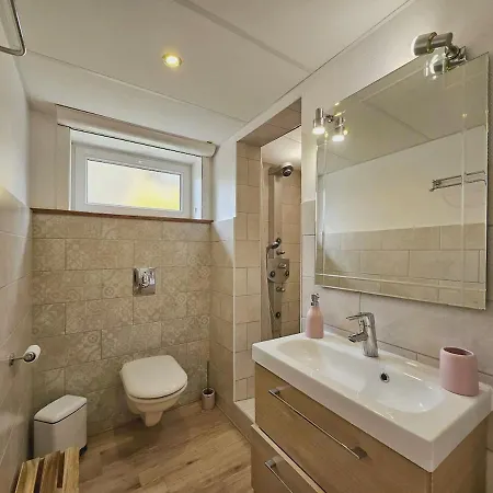 Jardin Terrasse Apartman Chesny